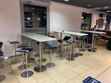 Lufthansa Senator Lounge Duesseldorf Drucker Bartische