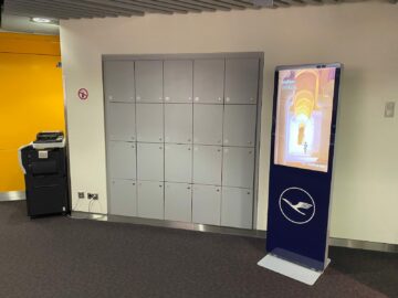 Lufthansa Senator Lounge Duesseldorf Drucker Schliessfaecher