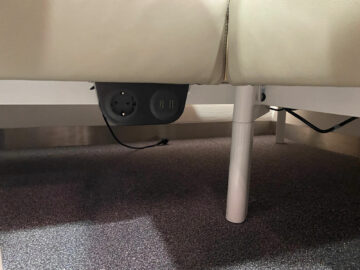 Lufthansa Senator Lounge Duesseldorf Drucker Steckdosen Unter Dem Sessel