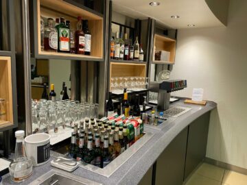 Lufthansa Senator Lounge Duesseldorf Getraenkeauswahl