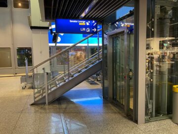 Lufthansa Senator Lounge Duesseldorf Treppe Fahrstuhl Zur Lounge