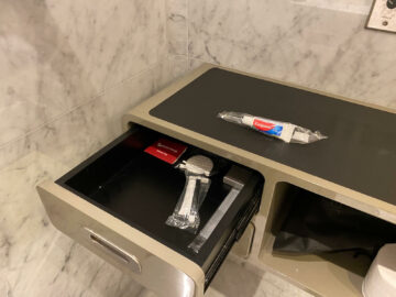 Qantas First Class Lounge Sydney Amenities