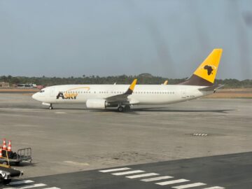 Asky Airlines Flugzeug Boeing 737 800 Freetown Airport