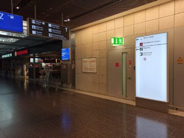 Flughafen Frankfurt Terminal 2 Wegweiser Japan Airlines Sakura Lounge