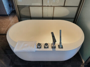 Four Seasons Hotel Tokyo At Otemachi Badewanne 1