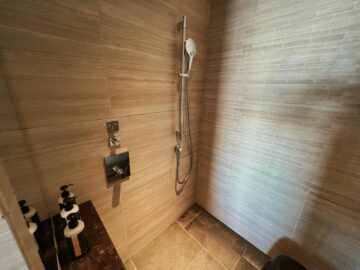 Four Seasons Hotel Tokyo At Otemachi Dusche 1