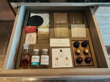 Four Seasons Hotel Tokyo At Otemachi Minibar 3