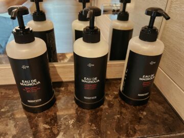 Four Seasons Hotel Tokyo At Otemachi Shampoo 1