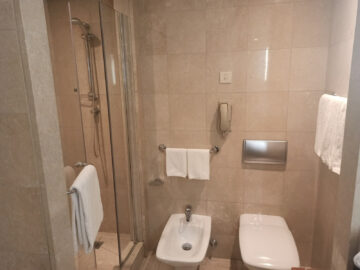 Intercontinental Doha Beach Bad Dusche