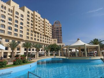 Intercontinental Doha Beach Bruecke
