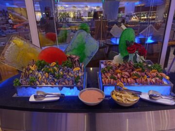 Intercontinental Doha Beach Coral Restaurant Dinner Oceans Treasures Muscheln Shrimps