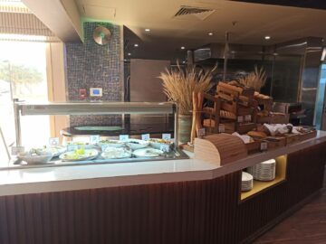 Intercontinental Doha Beach Fruehstueck Brot