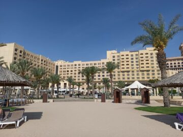 Intercontinental Doha Beach Hotel Strand