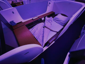 Japan Airlines First Class Boeing 777 300er Bett 1
