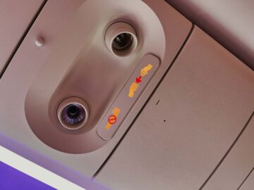 Japan Airlines First Class Boeing 777 300er Deckenlampe 1