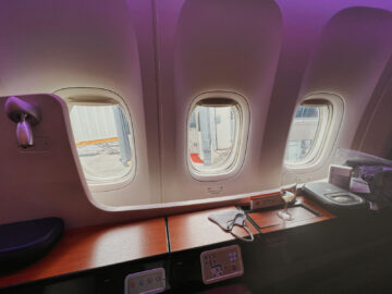 Japan Airlines First Class Boeing 777 300er Fenster 1