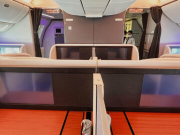 Japan Airlines First Class Boeing 777 300er Kabine 8