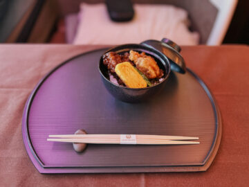 Japan Airlines First Class Hauptgang 4