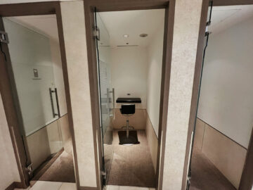 Japan Airlines First Class Lounge Tokyo Narita Arbeitsbereich 1