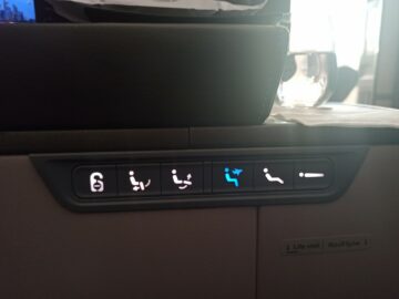 Qatar Airways Business Class Boeing 787 9 Sitz Steuerung