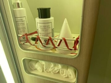 Air France La Première First Class Boeing 777 300 Amenities Toilette
