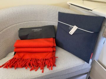 Air France La Première First Class Boeing 777 300 Pyjama Schuhe Decke