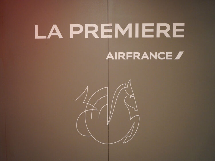 Air France La Première Lounge Paris Charles De Gaulle Logo