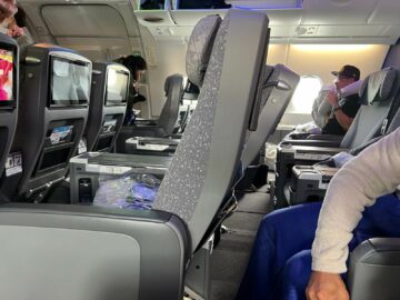 Ana Premium Economy Airbus A380 Sitz Mitte Zurueck Gelehnt