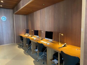 Cathay Pacific Lounge Tokio Haneda Arbeitsplatz