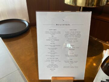 Cathay Pacific Lounge Tokio Haneda Auswahl Getraenke