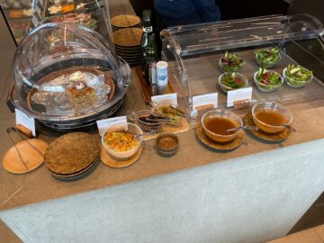 Cathay Pacific Lounge Tokio Haneda Kalte Speisen