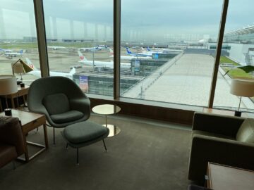 Cathay Pacific Lounge Tokio Haneda Weiterer Sitz Am Fenster