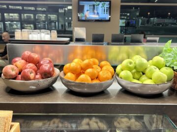 Dan Lounge Concourse C Tel Aviv Ben Gurion Airport Obst