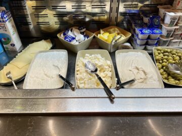 Dan Lounge Concourse C Tel Aviv Ben Gurion Airport Snacks 10