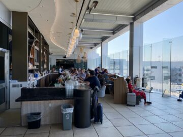 Delta Sky Club Los Angeles Terminal 2 Balkon Neue Lounge