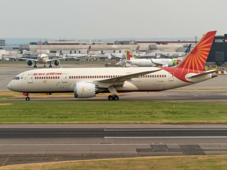 Flugzeug Air India B787 9 London