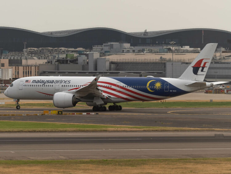 Flugzeug Malaysia Airlines 350 900 London