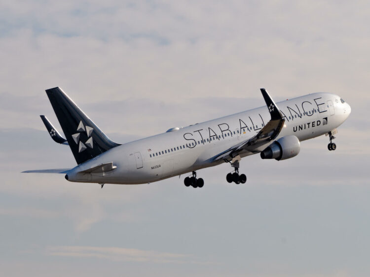 Flugzeug United Airlines Star Alliance Zuerich Take Off B767