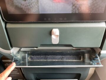 Cathay Pacific Premium Economy Airbus A350 900 Ablagefach