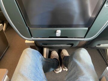 Cathay Pacific Premium Economy Airbus A350 900 Beinfreiheit Bei Recliner