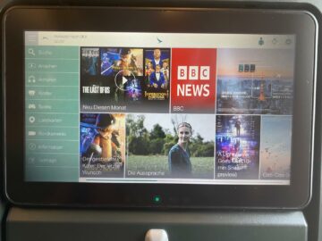 Cathay Pacific Premium Economy Airbus A350 900 Hauptmenue