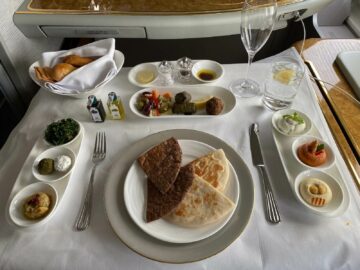 Emirates First Class Airbus A380 Arabische Mezze