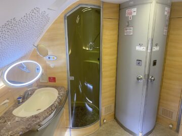 Emirates First Class Airbus A380 Dusche