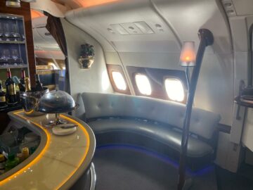 Emirates First Class Airbus A380 Sitzmoeglichkeiten Bar