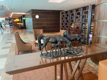 Review Emirates First Class Lounge Dubai Concourse A Deko