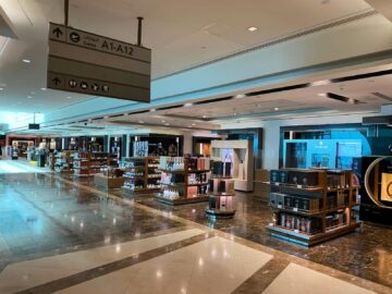 Review Emirates First Class Lounge Dubai Concourse A Duty Free