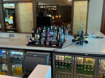 Review Emirates First Class Lounge Dubai Concourse A Hochprozentiger Alkohol
