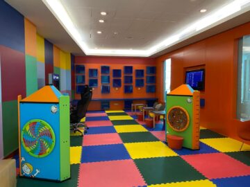 Review Emirates First Class Lounge Dubai Concourse A Kids Area