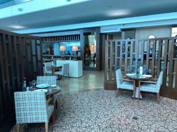Review Emirates First Class Lounge Dubai Concourse A Restaurant Bereich2
