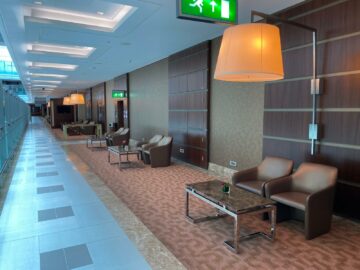 Review Emirates First Class Lounge Dubai Concourse A Sitzmoeglichkeiten9